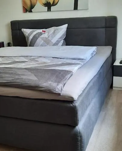 Im Gruenen/monteurzimmer بيت للعطل أورانينبورغ