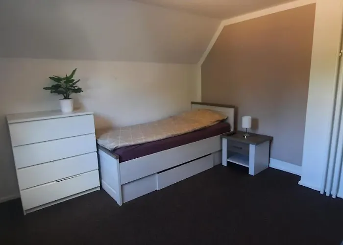 بيت للعطل Im Gruenen/monteurzimmer أورانينبورغ